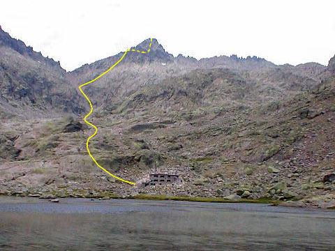 ruta de Subida al Pico Almanzor desde el Refugio Elola