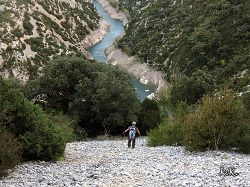 Ruta del Pico Borón, con el río Guatizalema
