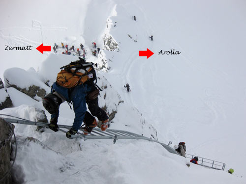 escaleras del Refugio de Bertol, direcciones Zermatt y Arolla