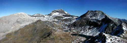 Vistas desde el Chinipro: Pene Blanque (Peña Blanca), Col de la Munia, Munia, Robiñera
