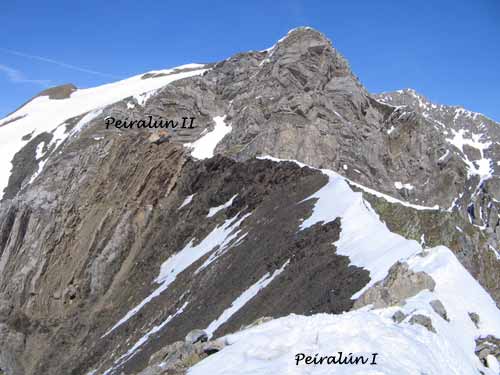 Cresta del Peiralún, con el Pic de l'Ouradé