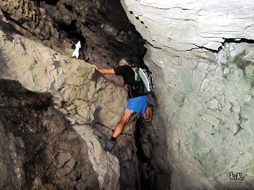 Camino de la Cueva al Pico del Casco de Marboré