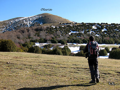 ruta de subida al Pico Oturia